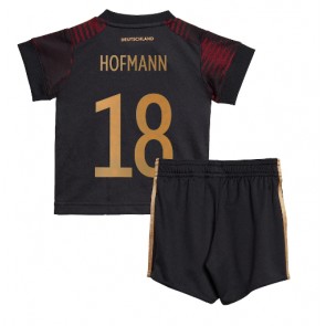 Tyskland Jonas Hofmann #18 kläder Barn VM 2022 Bortatröja Kortärmad (+ korta byxor)